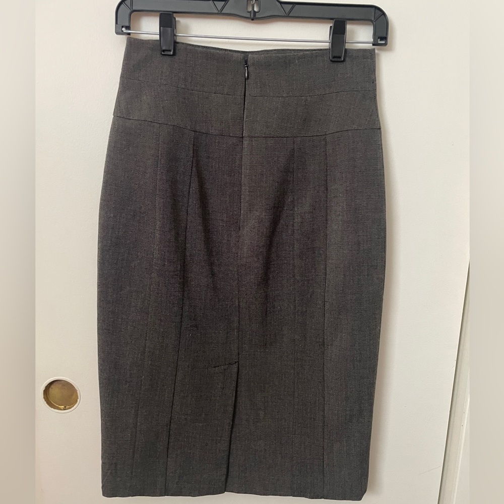Women’s Worthington Gray Pencil Skirt Size 2P.